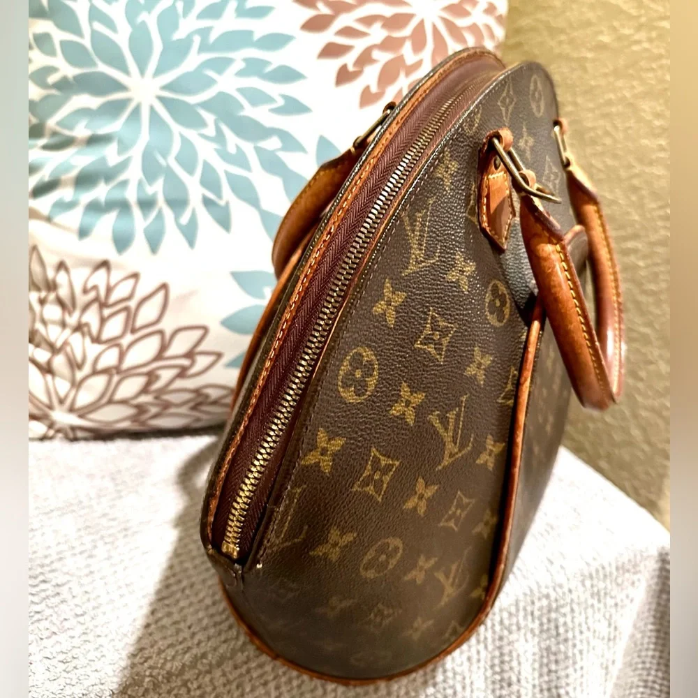 Louis Vuitton Monogram Ellipse PM Handbag - Picture 2 of 16